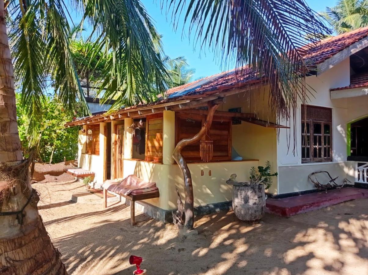 Kite House Cafe Bed and Breakfast Kalpitiya Eksteriør billede